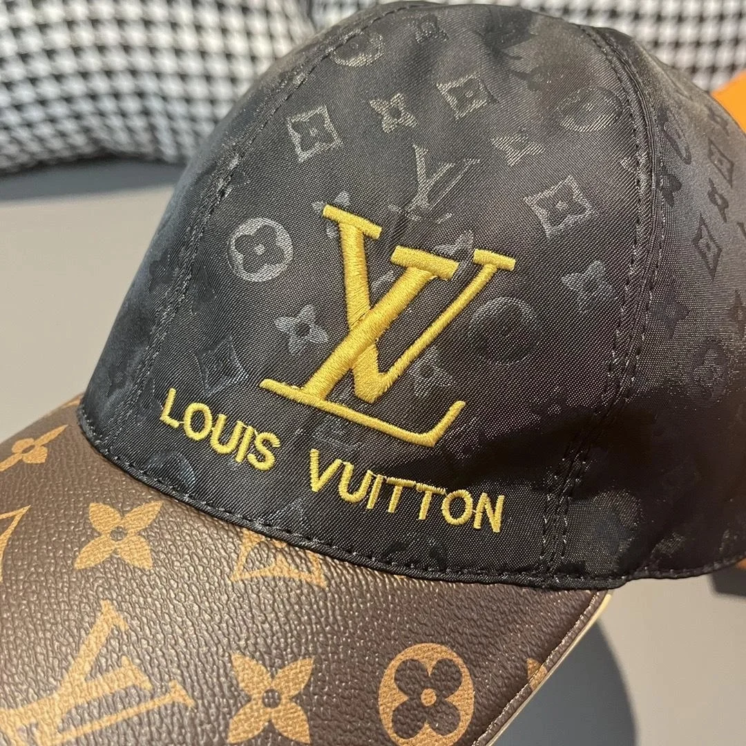 루이비통 LV 로고 자수 블랙 베이스볼 캡