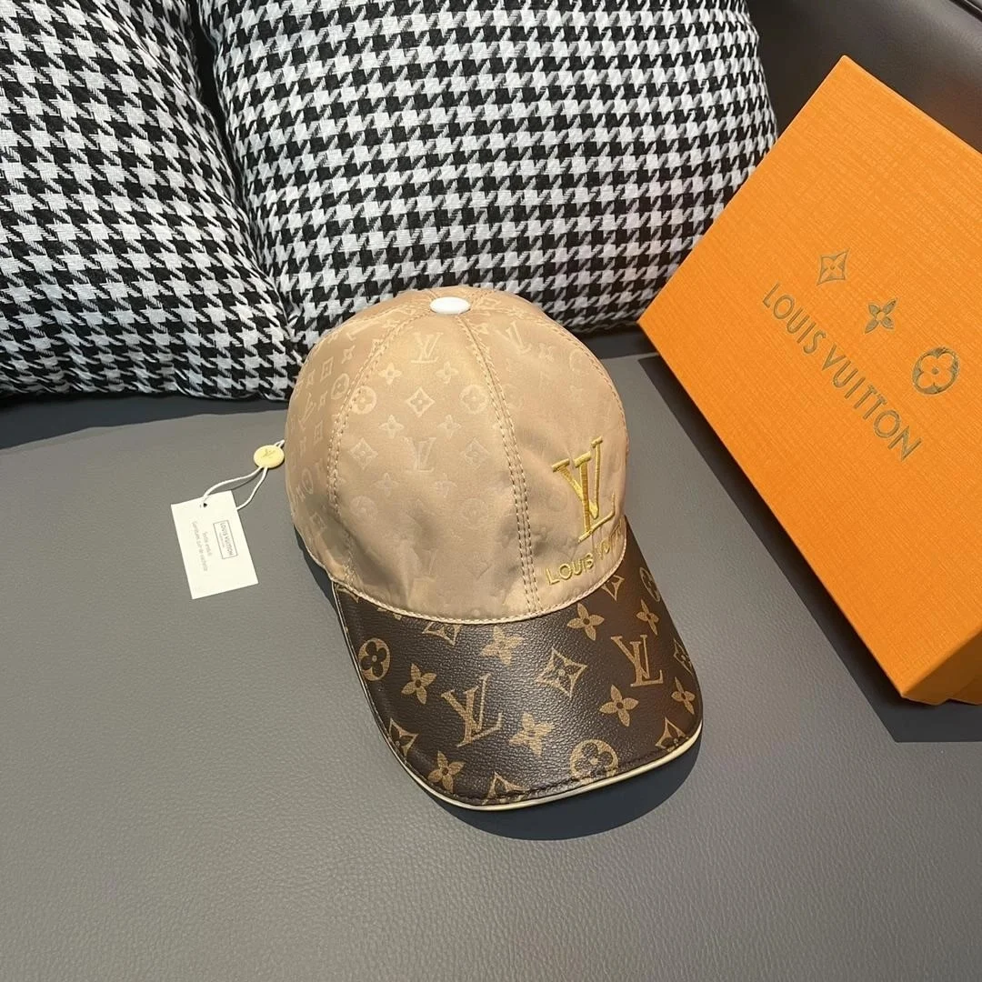 루이비통 LV 로고 자수 베이지 베이스볼 캡
