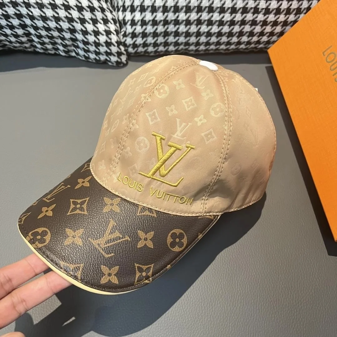 루이비통 LV 로고 자수 베이지 베이스볼 캡