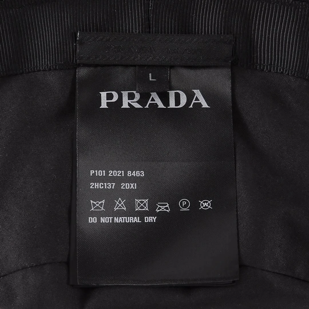프라다 삼각로고 패딩 버킷햇