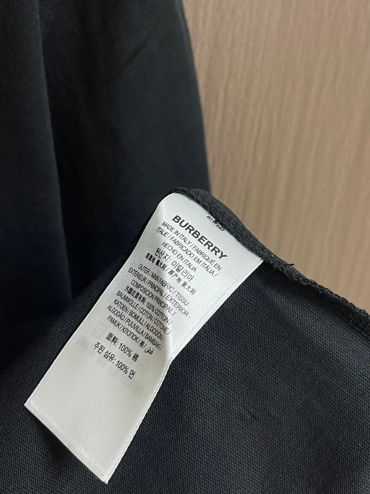 버버리 EKD 블루 자수 코튼 티셔츠 블랙
