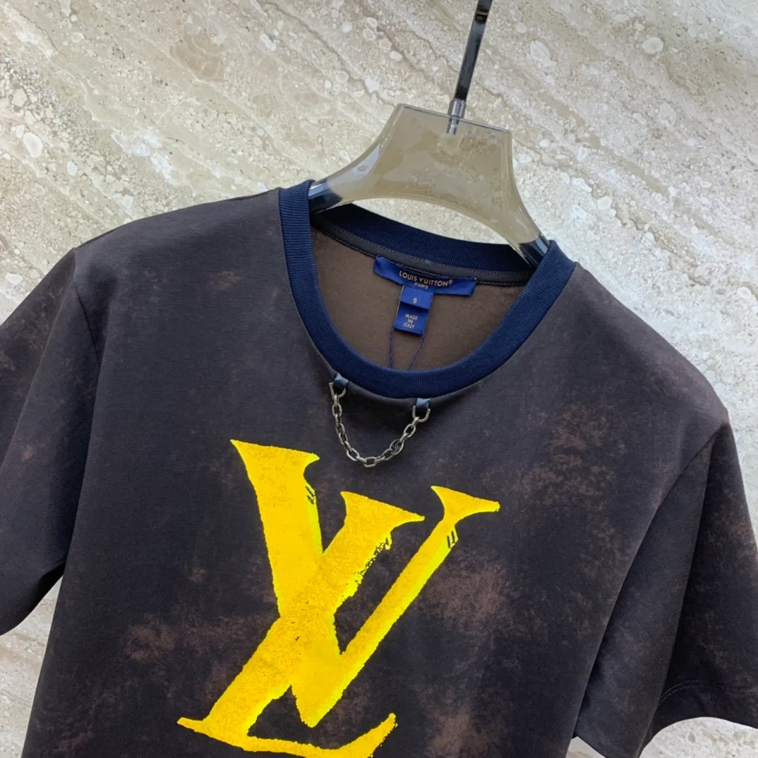 루이비통 그래픽 LV 프린트 티셔츠