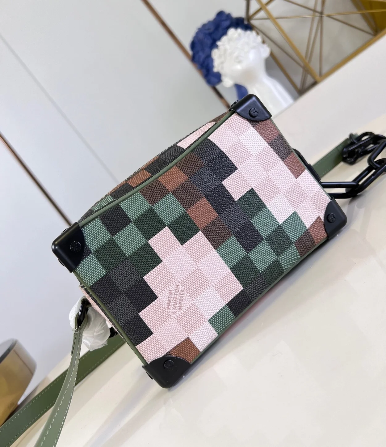 루이비통 미니 소프트 트렁크 M24581