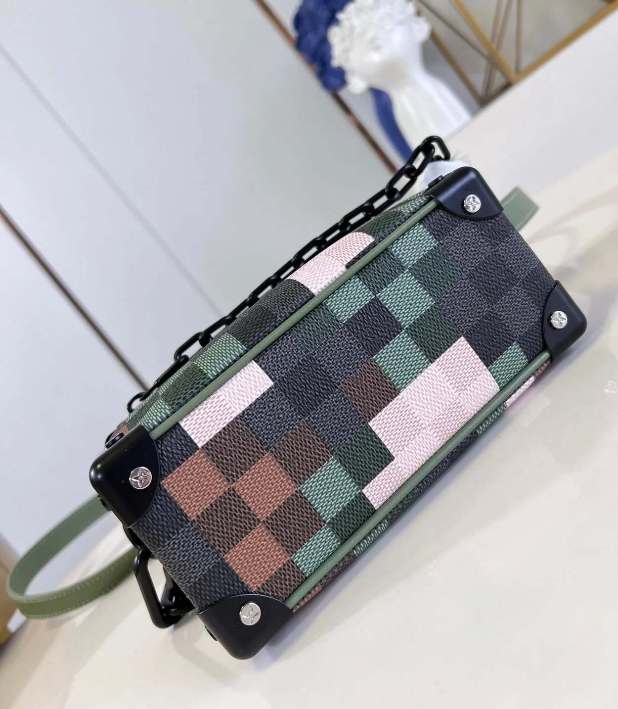 루이비통 미니 소프트 트렁크 M24581