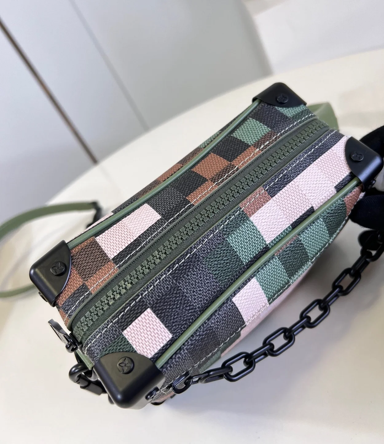 루이비통 미니 소프트 트렁크 M24581