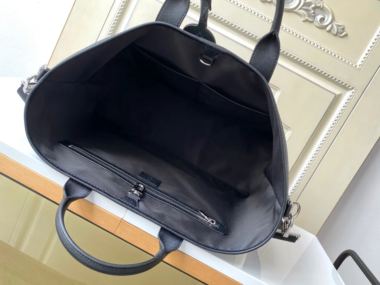 루이비통 타이가라마 위켄드 토트백 NM M30937