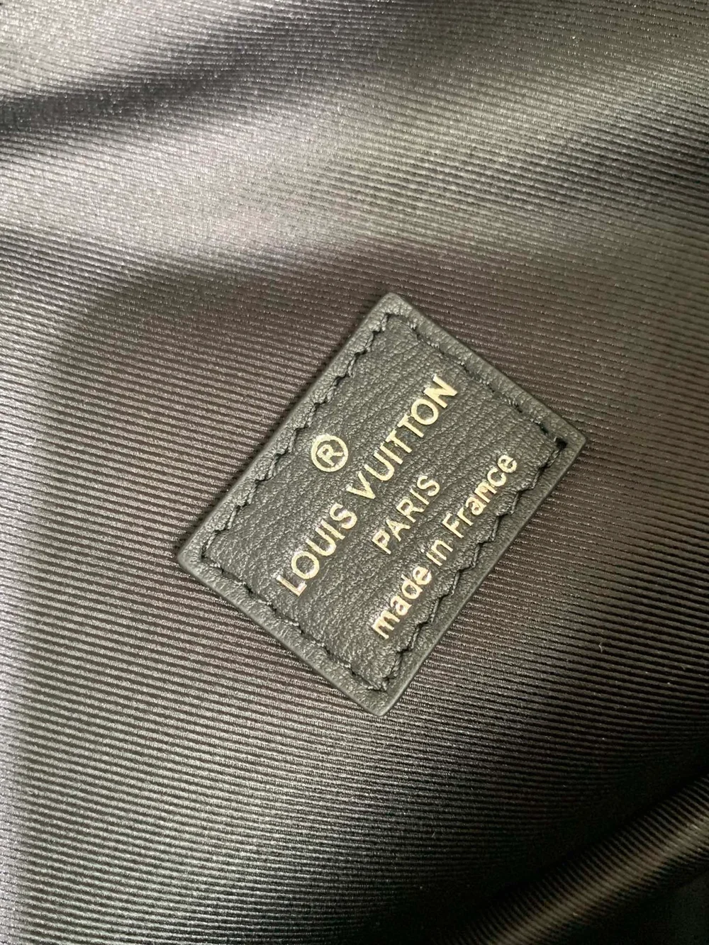 루이비통 모노그램 헬멧 백 M46554