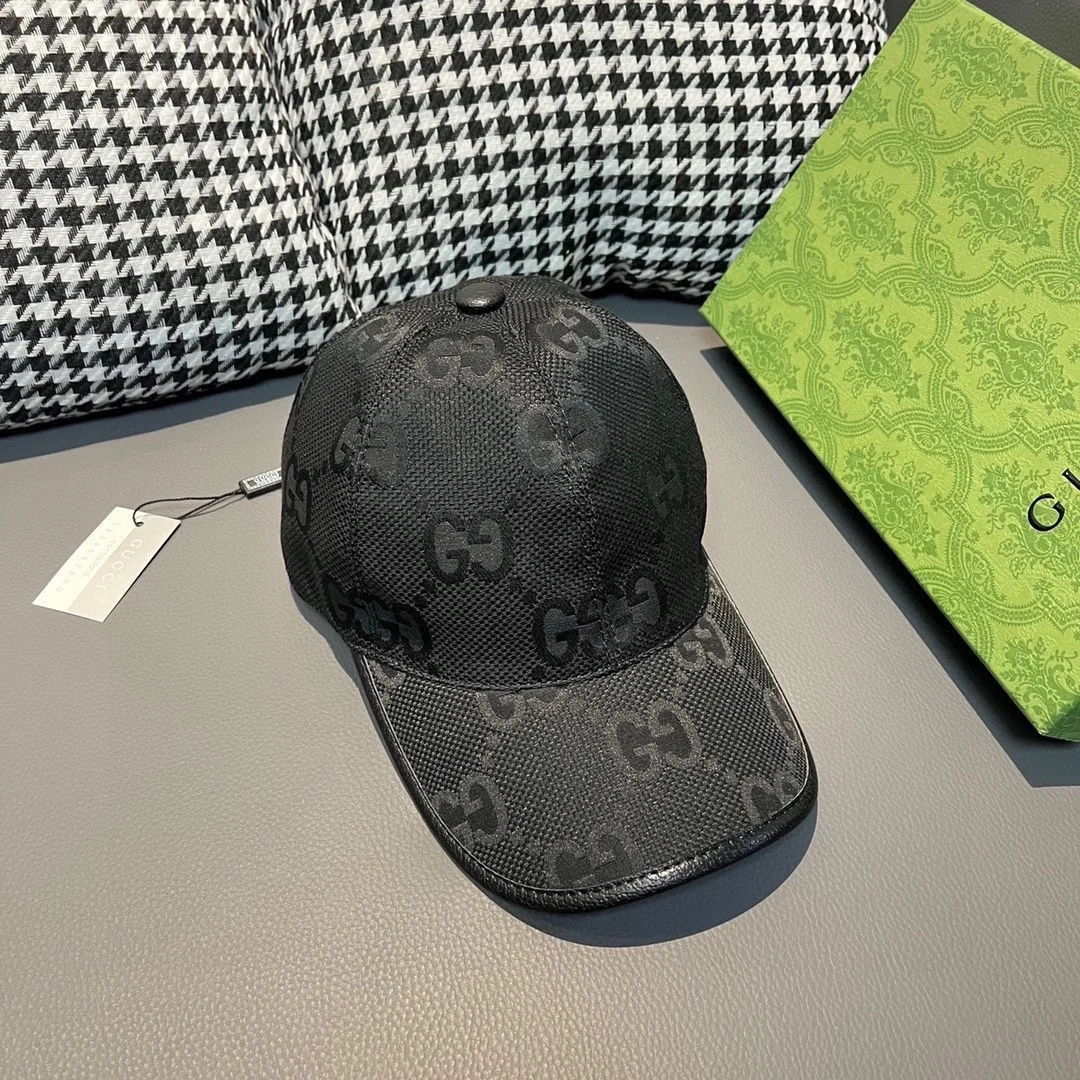 구찌 GG엠보스 베이스볼 볼캡