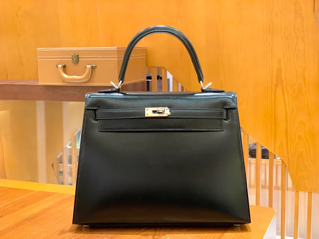 에르메스 켈리 25 셀리에 박스 블랙 실버 하드웨어 (100% HAND MADE)