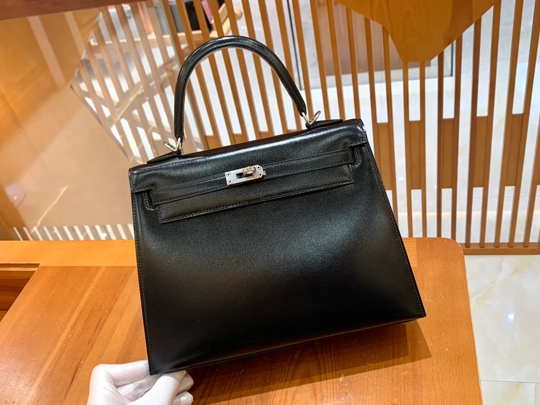 에르메스 켈리 25 셀리에 박스 블랙 실버 하드웨어 (100% HAND MADE)