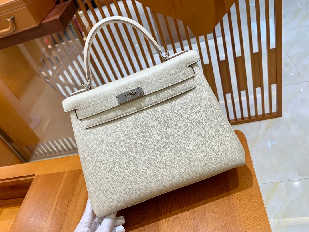 에르메스 켈리 28 르투르네 밀크 쉐이크 실버 하드웨어 (100% HAND MADE)