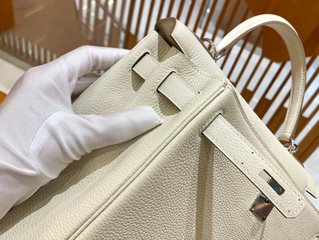 에르메스 켈리 28 르투르네 밀크 쉐이크 실버 하드웨어 (100% HAND MADE)