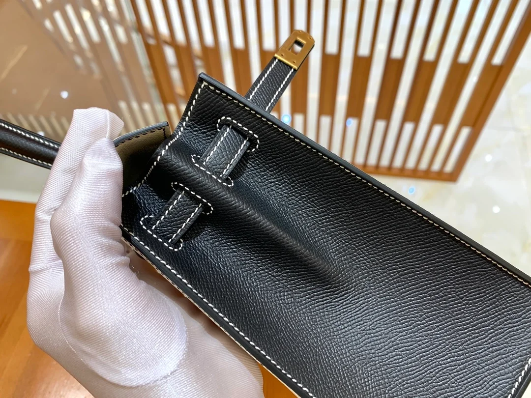 에르메스 켈리 25 셀리에 밀크쉐이크 화이트 블랙 골드 하드웨어 (100% HAND MADE)