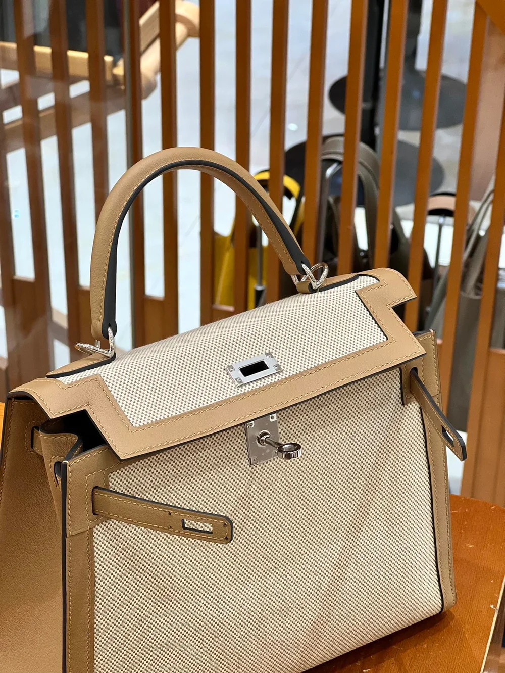 에르메스 켈리 25 셀리에 캔버스 밀크티 베이지 실버 하드웨어 (100% HAND MADE)