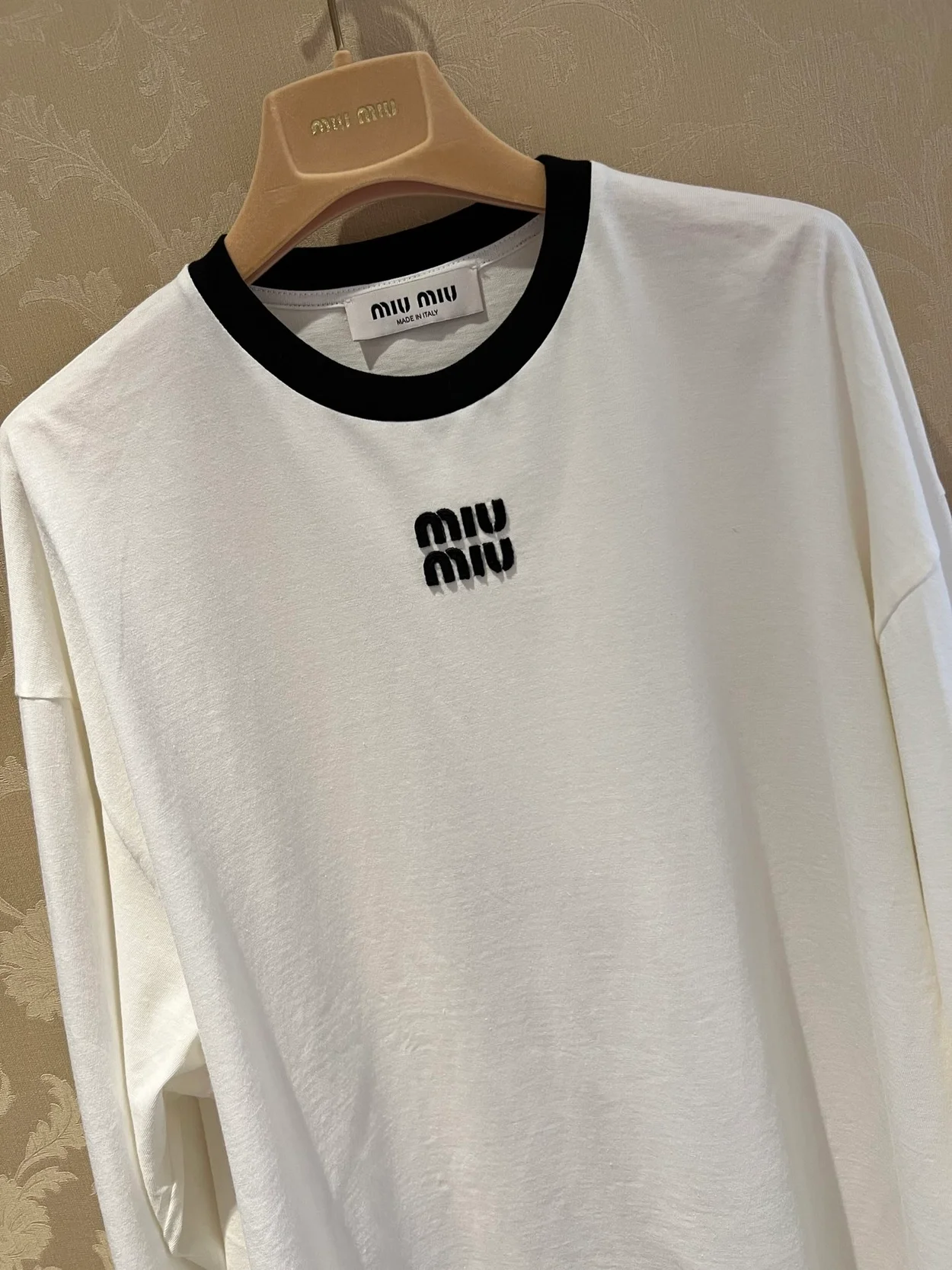 미우미우 저지 롱 슬리브 티셔츠 화이트