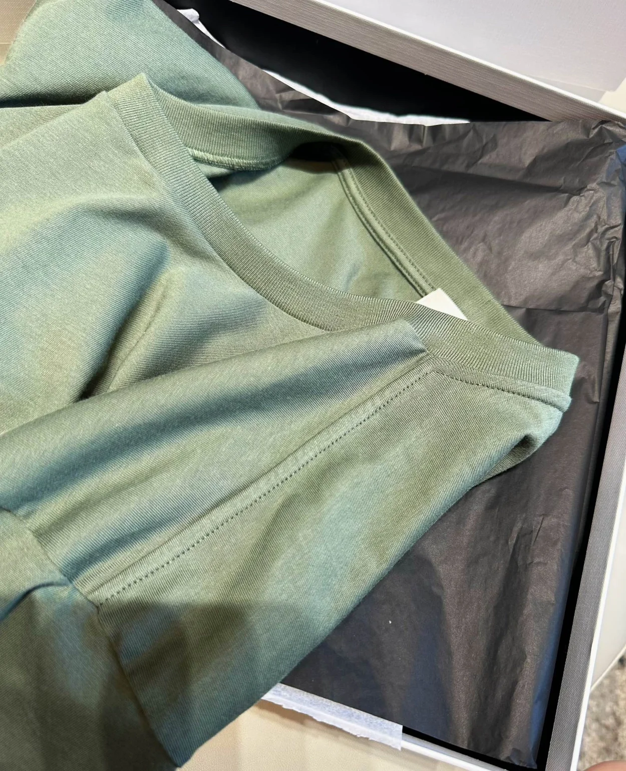 셀린느 코튼 저지 루즈 티셔츠 카키